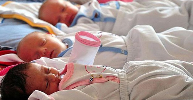 İranlı Kadın Altız Bebek Doğurdu