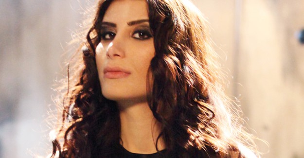 İrem Derici İkizini Buldu Sosyal Medya Hesabından Paylaştı