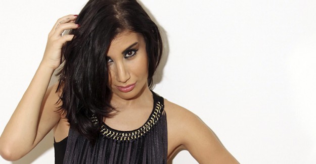 İrem Derici Yeni Sevgilisi Genco Ecer'le El Ele!