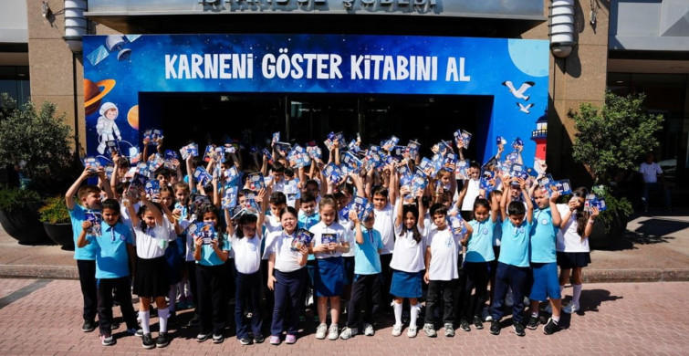 İş Bankası şubeleri, karnelerini alan çocukları bekliyor
