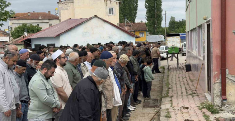İş kazasında hayatını kaybeden genç işçi son yolculuğuna uğurlandı
