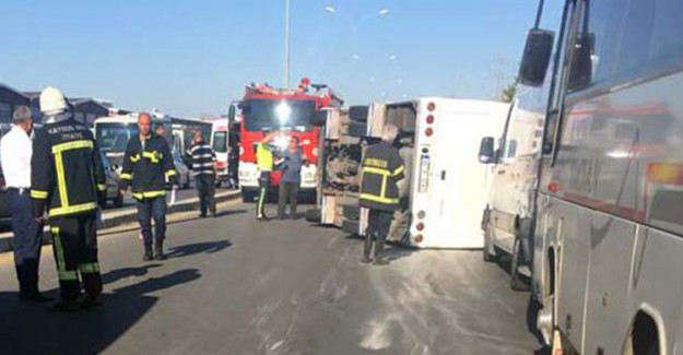 İşçi Servisiyle Kamyonet Çarpıştı: 22 Yaralı