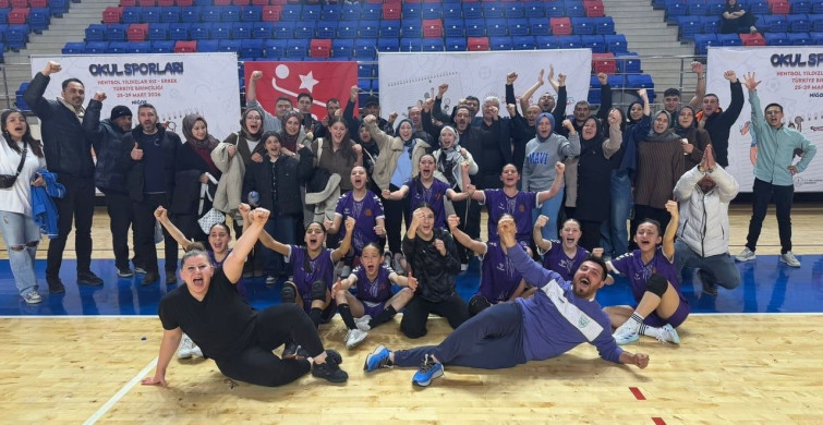 Işıklar Şeker Ortaokulu Hentbol Yıldız Kızlar Türkiye Şampiyonu