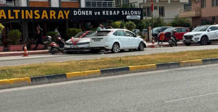İskenderun'da gelin arabası otomobille çarpıştı: 1 yaralı