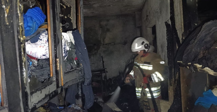 İskenderun'da Kumaş Deposunda Yangın