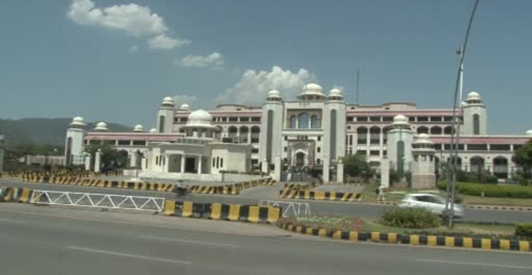 İslamabad'da ABD-İran Görüşmeleri Öncesi Güvenlik Önlemleri Artırıldı