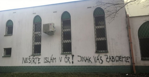 İslamafobi Büyüyor! İslam'ı Yaymaya Devam Ederseniz Hepinizi Öldüreceğiz