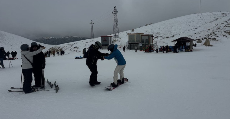 Isparta Davraz Kayak Merkezi'nde Yarıyıl Coşkusu