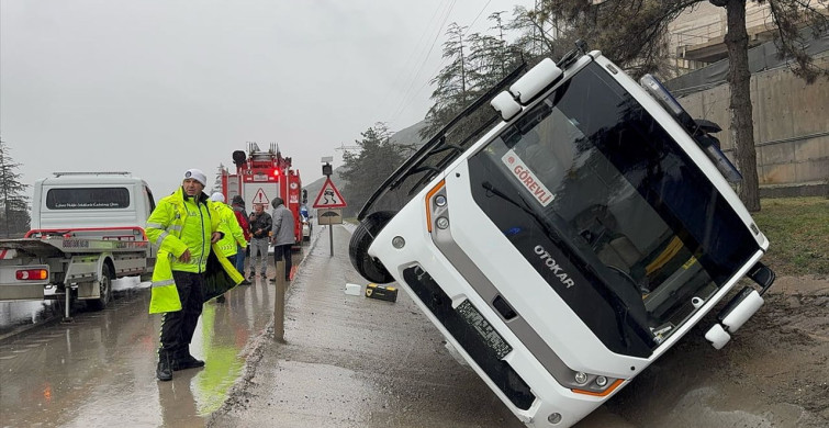 Isparta'da Cezaevi Nakil Aracı Devrildi, 11 Yaralı