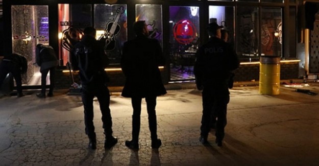   Isparta'da Gece Kulübünde Silahlı Kavga! 4 Yaralı!