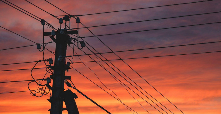 Isparta'da Hayat Durma Noktasına Geldi! Elektirik Kesintisi Sonucu Bakan Dönmez Isparta'ya Gidiyor