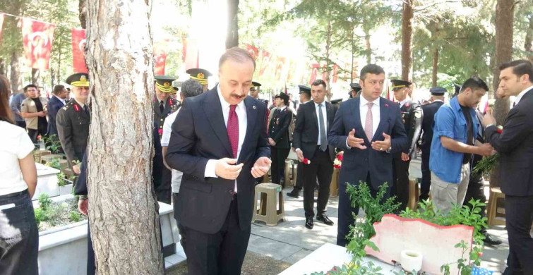 Isparta’da şehitler dualarla anıldı