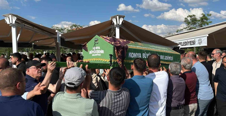 Isparta'daki kazada hayatını kaybeden Meryem Dinç ve Gülperi Ertürk son yolculuklarına uğurlandı