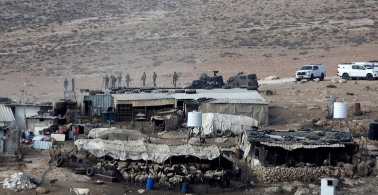 İsrail, Batı Şeria'daki Filistin Evlerini Yıkmaya Devam Ediyor