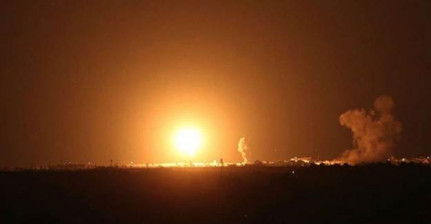 İsrail Gazze'de Hamas'a Ait Noktalara Saldırdı