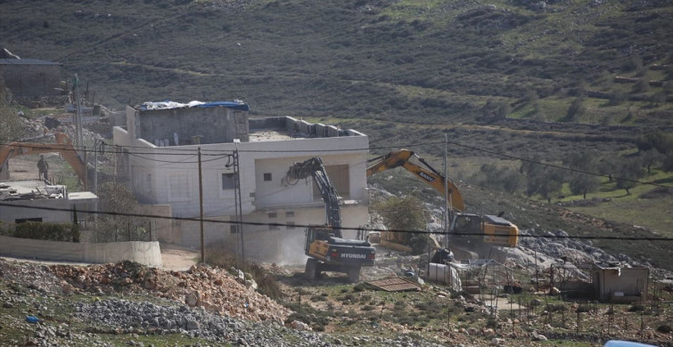 İsrail Ordusu Batı Şeria'da Filistinlilere Ait İki Evi Yıktı