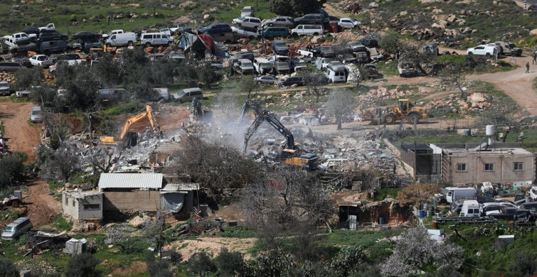 İsrail Ordusu Batı Şeria'daki Filistin Hanelerini Yıkmaya Devam Ediyor