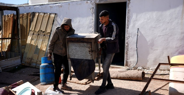 İsrail'in Batı Şeria'daki Saldırıları 11 Aileyi Yerinden Etti