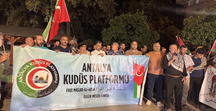 İsrail'in Küresel Sumud Filosu'na Saldırısı Protesto Edildi