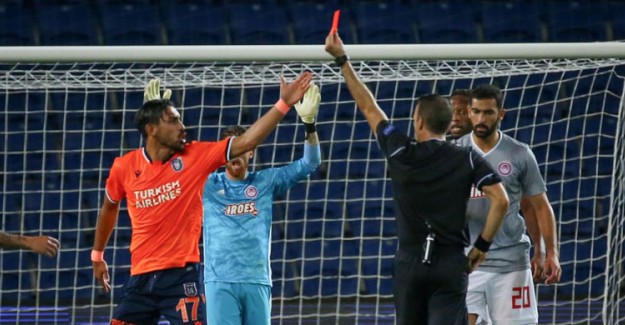 İsrailli Hakem Başakşehir'i Katletti! Okan Buruk ve Chedjou Kırmızı Kart Gördü!
