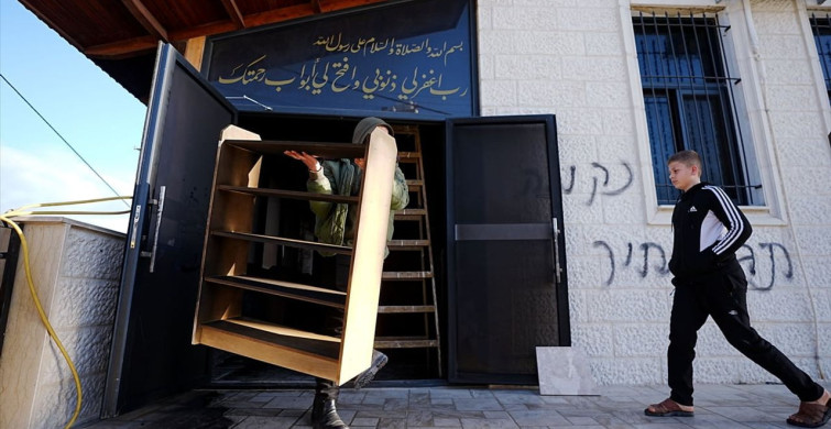 İsrailliler Batı Şeria'da Camiyi Kundaklama Girişiminde Bulundu