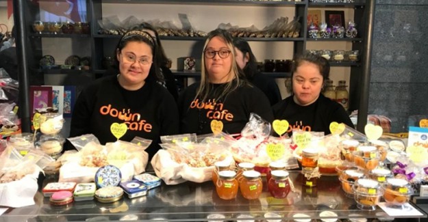 İstanbul Adliyesi'nde "Down Kafe" Hizmet Vermeye Başladı