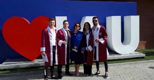 İstanbul Aydın Üniversitesi Öğrencilerinin Çalışması Kitaba Dönüştü