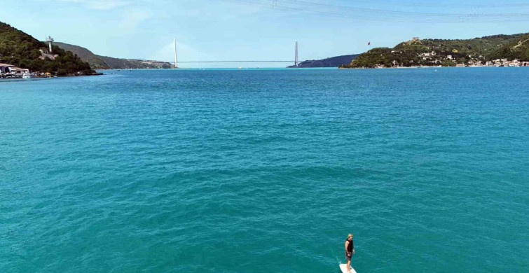İstanbul Boğazı’nda elektrikli sörf anları