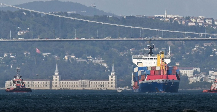 İstanbul Boğazı’nda gemi arızası: Trafik çift yönlü durduruldu