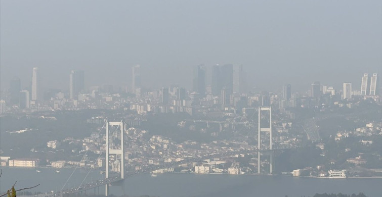 İstanbul Boğazı'nda Yoğun Sis Etkisi