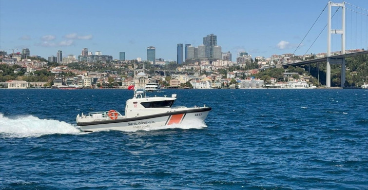 İstanbul Boğazı'nda Yüzme Yarışında Rus Yüzücü Kayboldu