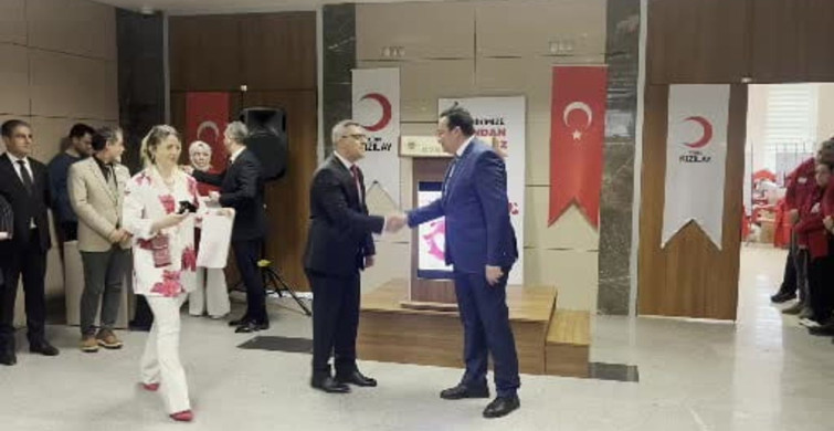 İstanbul Bölge Adliye Mahkemesi'nde Kan Bağışına Teşekkür Plaketi