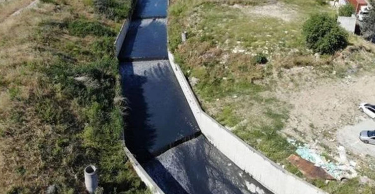 İstanbul Esenyurt'ta Yeni Çevre Problemi: Dere Her Gün Farklı Renkte Akıyor