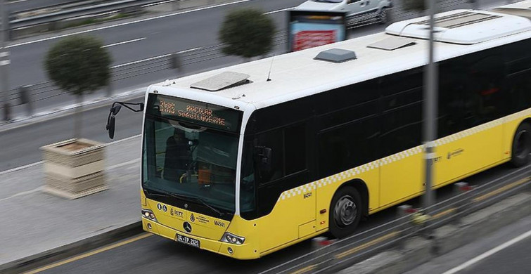İstanbul Küçükçekmece'de metrobüs yangını: Yolcular panik oldu!