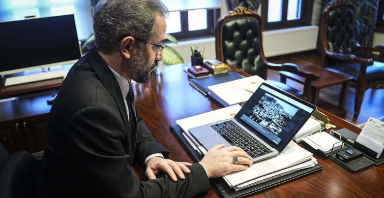 İstanbul Müftüsü Emrullah Tuncel, Anadolu Ajansı'nın Yılın Kareleri Oylamasına Katıldı