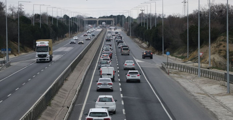 İstanbul-Tekirdağ Yolunda Bayram Yoğunluğu