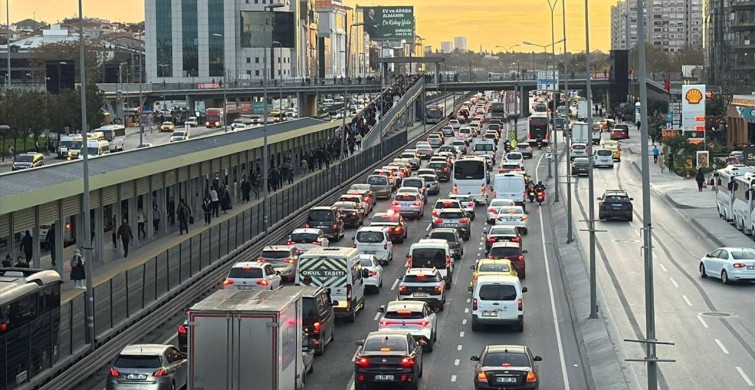İstanbul Trafiğinde Yoğunluk Artışı