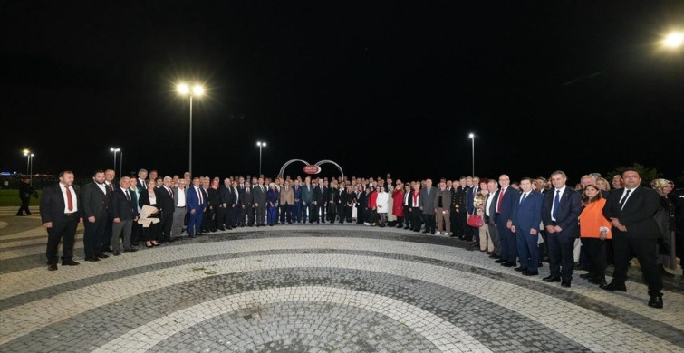 İstanbul Valisi Gül, Muhtarlar Günü'nde Toplandı