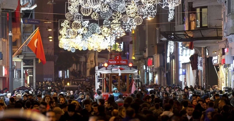 İstanbul yılbaşına kilitlendi: 50 binden fazla personel sahada