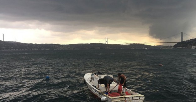 İstanbul'a Fırtına Ve Yoğun Yağış Bekleniyor