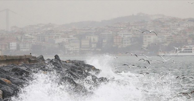 İstanbul'a Şiddetli Fırtına Alarmı