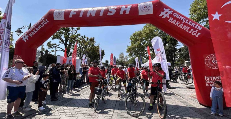 İstanbul'da 19 Mayıs Bisiklet Turu Coşkusu