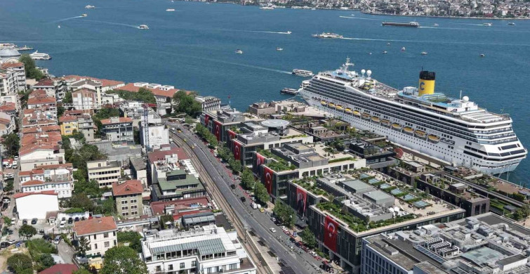 İstanbul'da 19 Mayıs Coşkusu: Boğaz'da Bayrak Şöleni