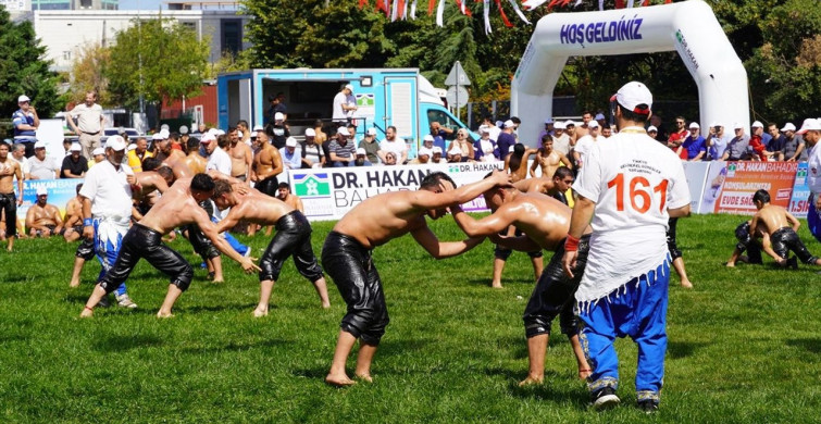 İstanbul'da 20. Geleneksel Kocasinan Yağlı Güreşleri Gerçekleşti