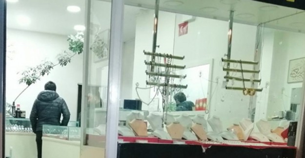 İstanbul'da 300 Bin Liralık Altın Hırsızlığı!