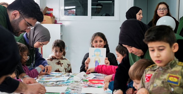 İstanbul'da Bağımsızlık Tırı Açıldı: Yeşilay Haftası Etkinlikleri Başladı