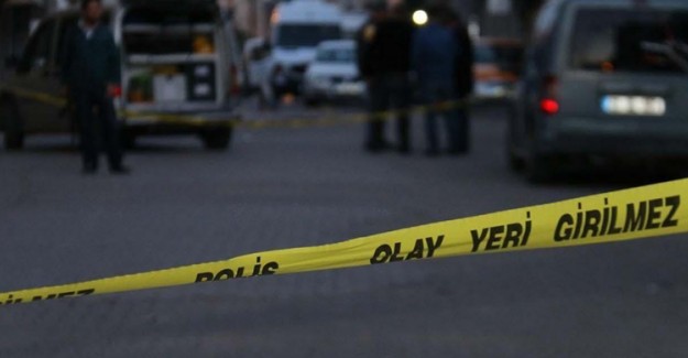 İstanbul'da Bıçaklı Kavga! 3 Kişi Yaralı