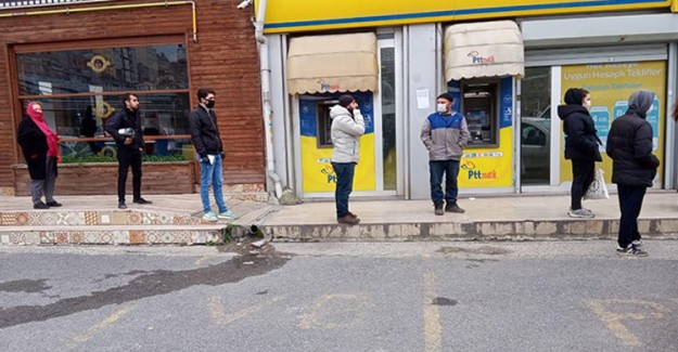 İstanbul'da Covid-19 Yasaklarına Uymayan 123 Kişiye Cezai İşlem