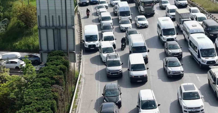 İstanbul'da Emniyet Şeridi Denetimi: Sürücüler Cezalandırıldı