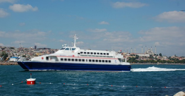 İstanbul'da Feribot Seferleri Durduruldu